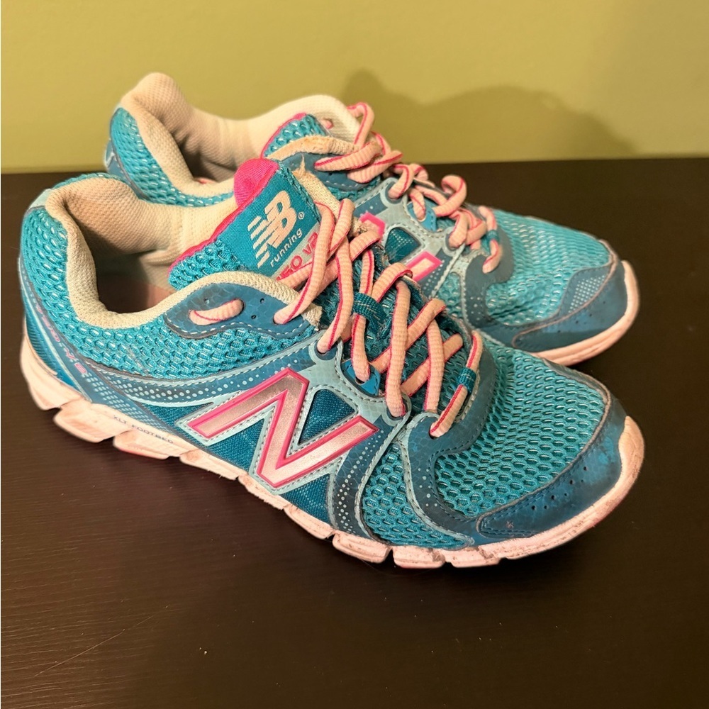 New Balance Teal & Pink Women's Running Shoes